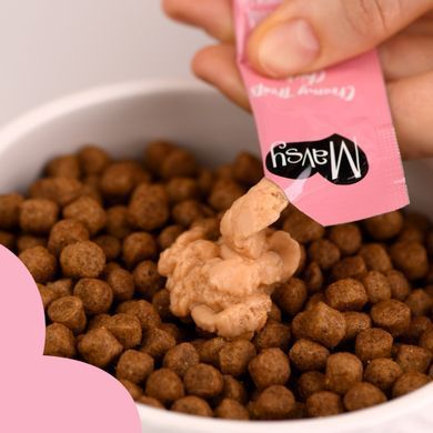 Лакомства кремовые для кошек Mavsy CREAMY LICKABLE TREATS CHICKEN WITH SALMON с мясом курицы и филе лосося, 15 г (5 шт)